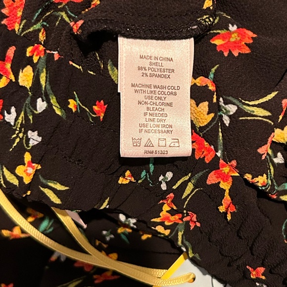 NWT Cece floral joggers with functional drawstring and pockets - size 10 - Picture 7 of 7